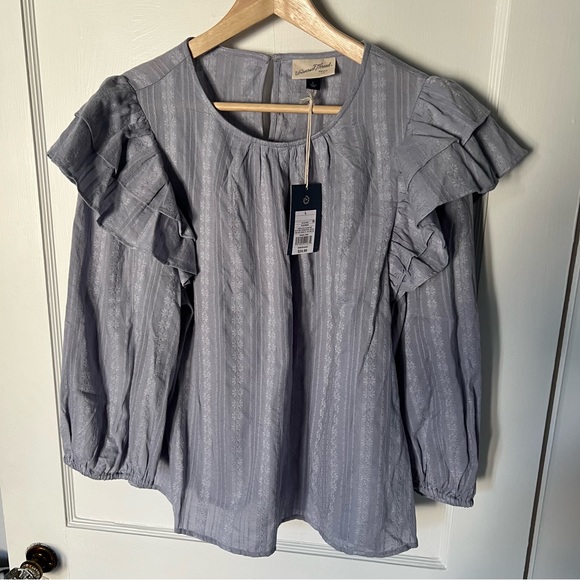 NWT Universal Thread Women’s Top! - Picture 7 of 8
